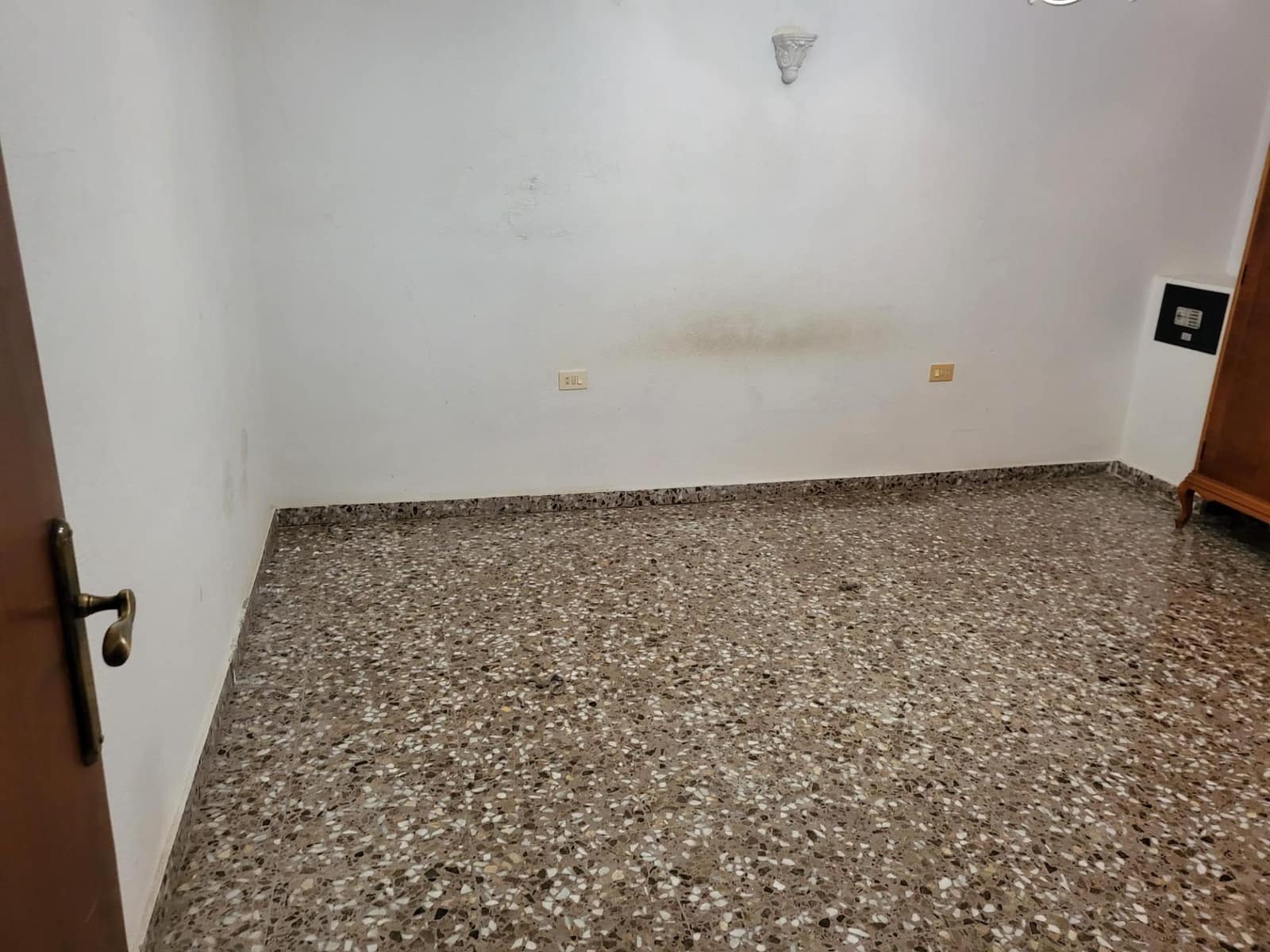 5 bedroom Apartment for sale in Alzira with garage - € 155,000 (Ref: 9738534)