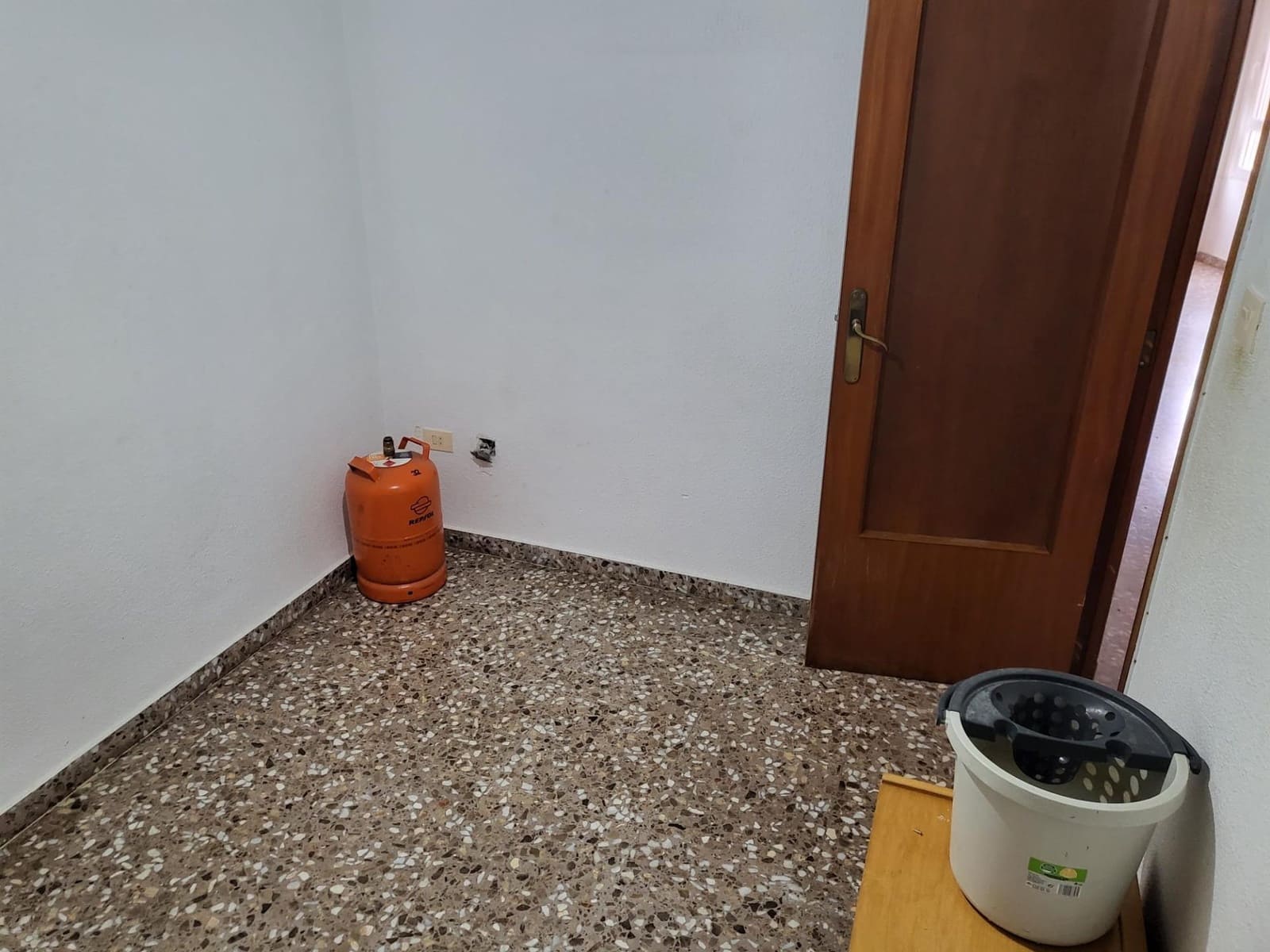 5 bedroom Apartment for sale in Alzira with garage - € 155,000 (Ref: 9738534)
