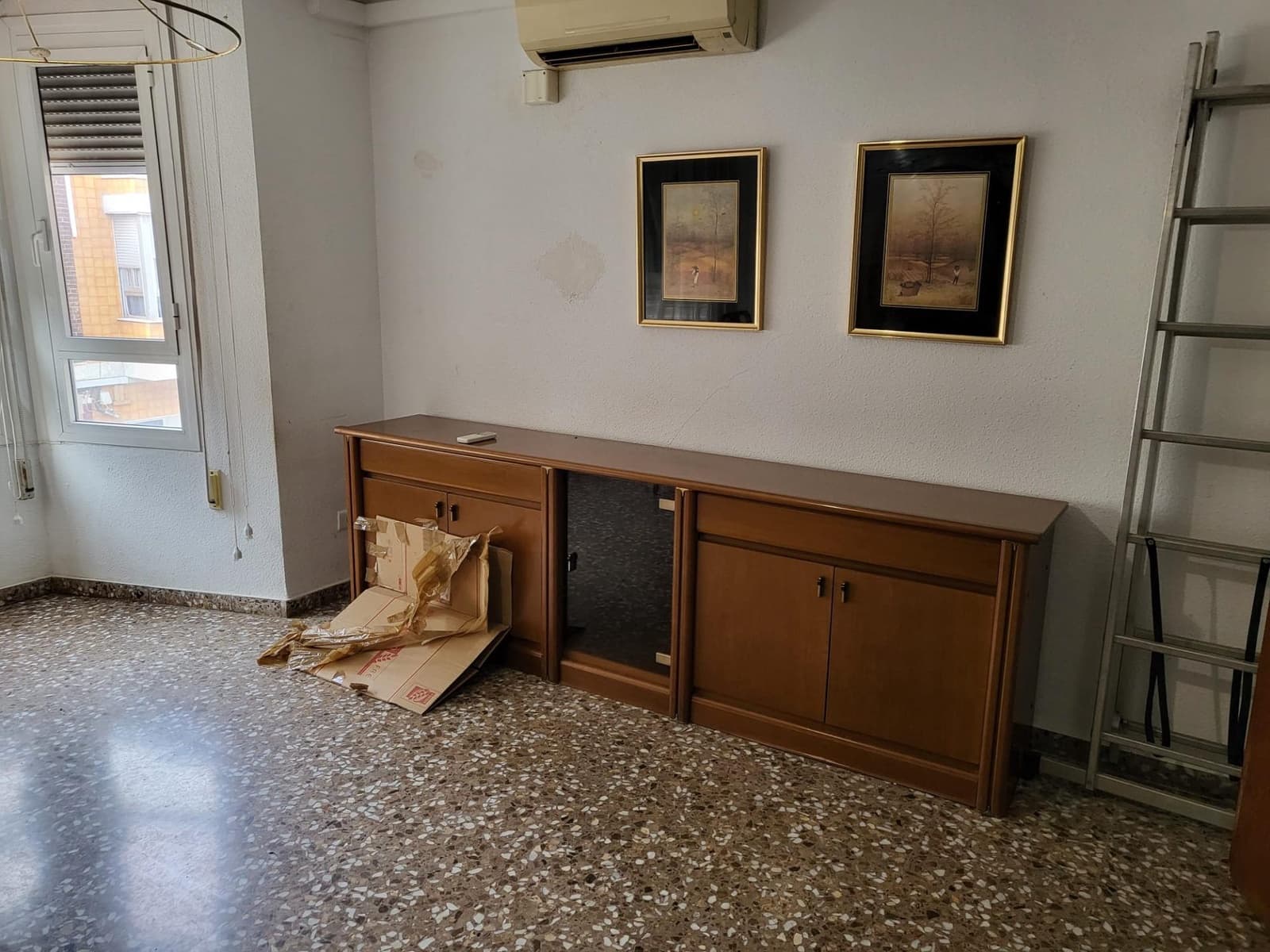 5 bedroom Apartment for sale in Alzira with garage - € 155,000 (Ref: 9738534)