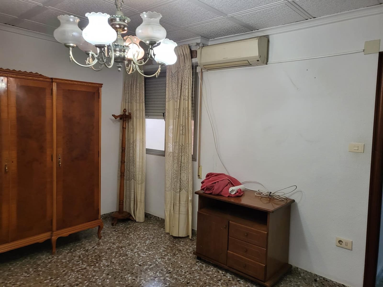 5 bedroom Apartment for sale in Alzira with garage - € 155,000 (Ref: 9738534)