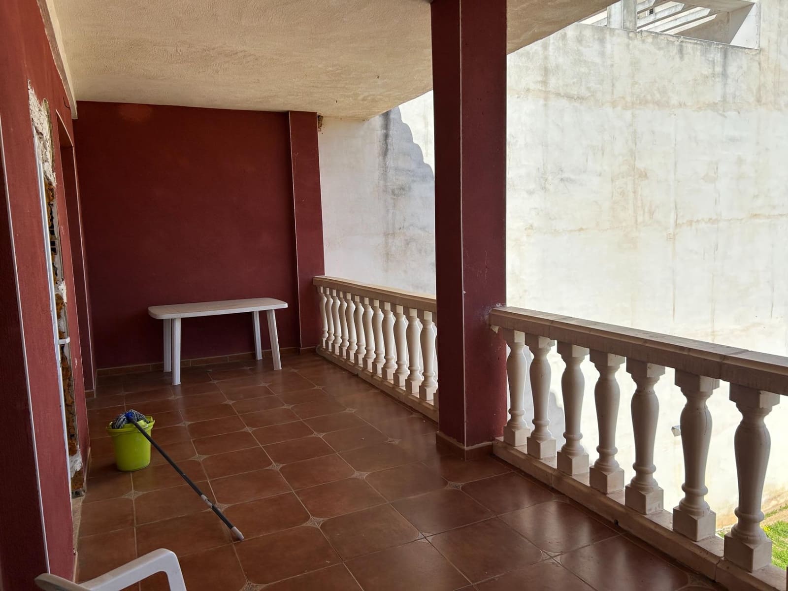 6 bedroom Terraced Villa for sale in Rafelguaraf with garage - € 160,000 (Ref: 9741717)