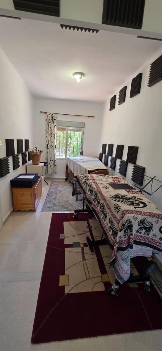 3 chambre Villa/Maison à vendre à Alzira avec piscine - 240 000 € (Ref: 9788373)