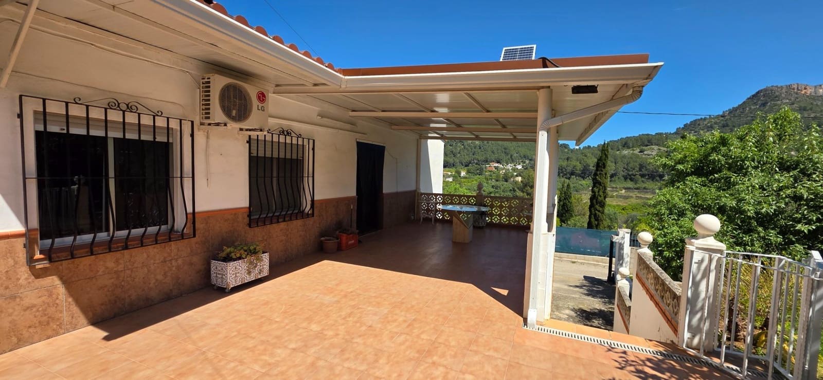 3 chambre Villa/Maison à vendre à Alzira avec piscine - 240 000 € (Ref: 9788373)