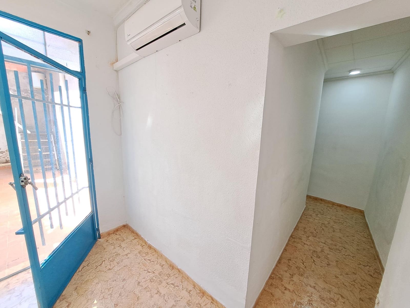 Omakotitalo myytävänä paikassa Antella - 110 000 € (Ref: 9797060)