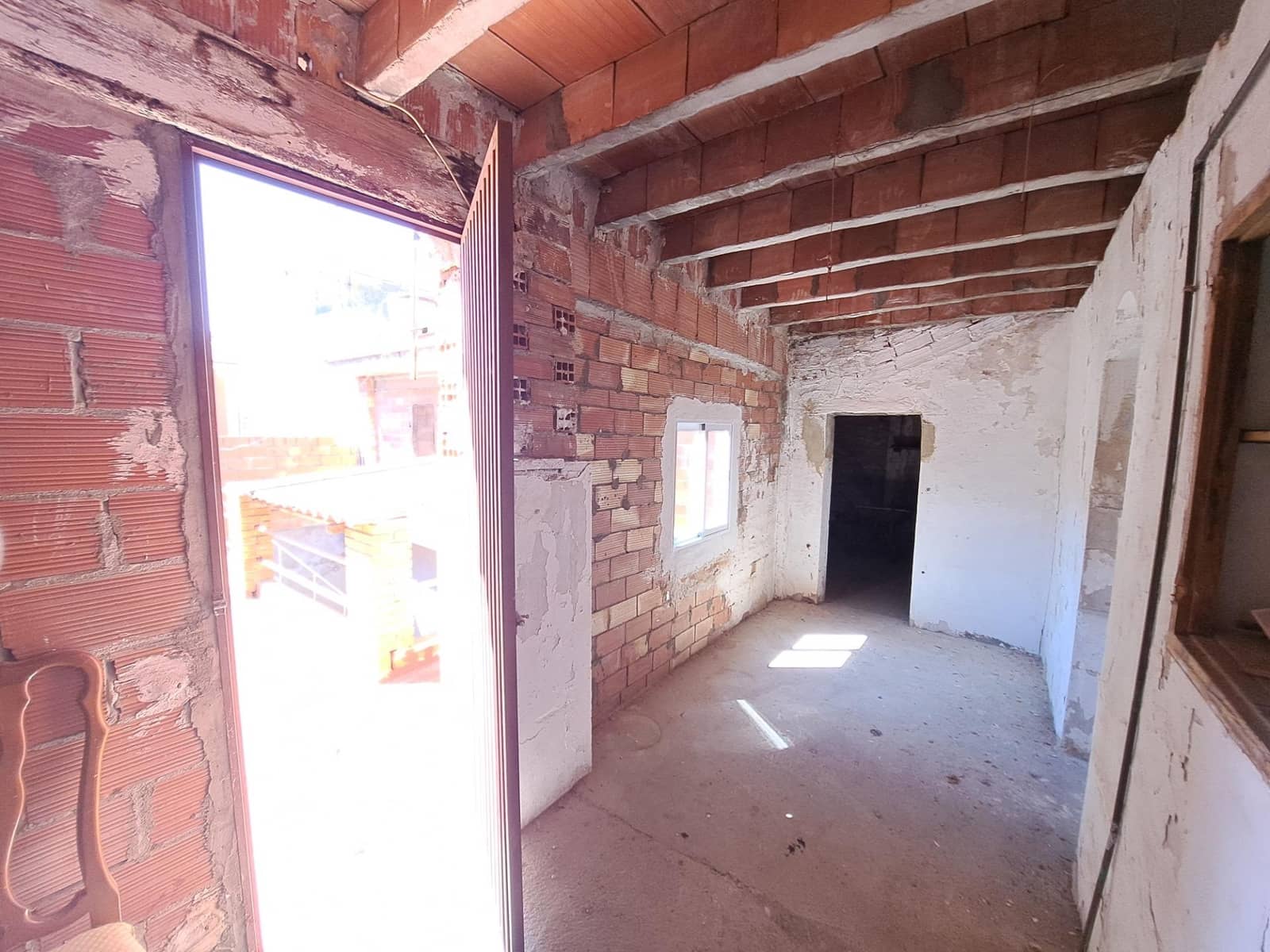 Omakotitalo myytävänä paikassa Antella - 110 000 € (Ref: 9797060)