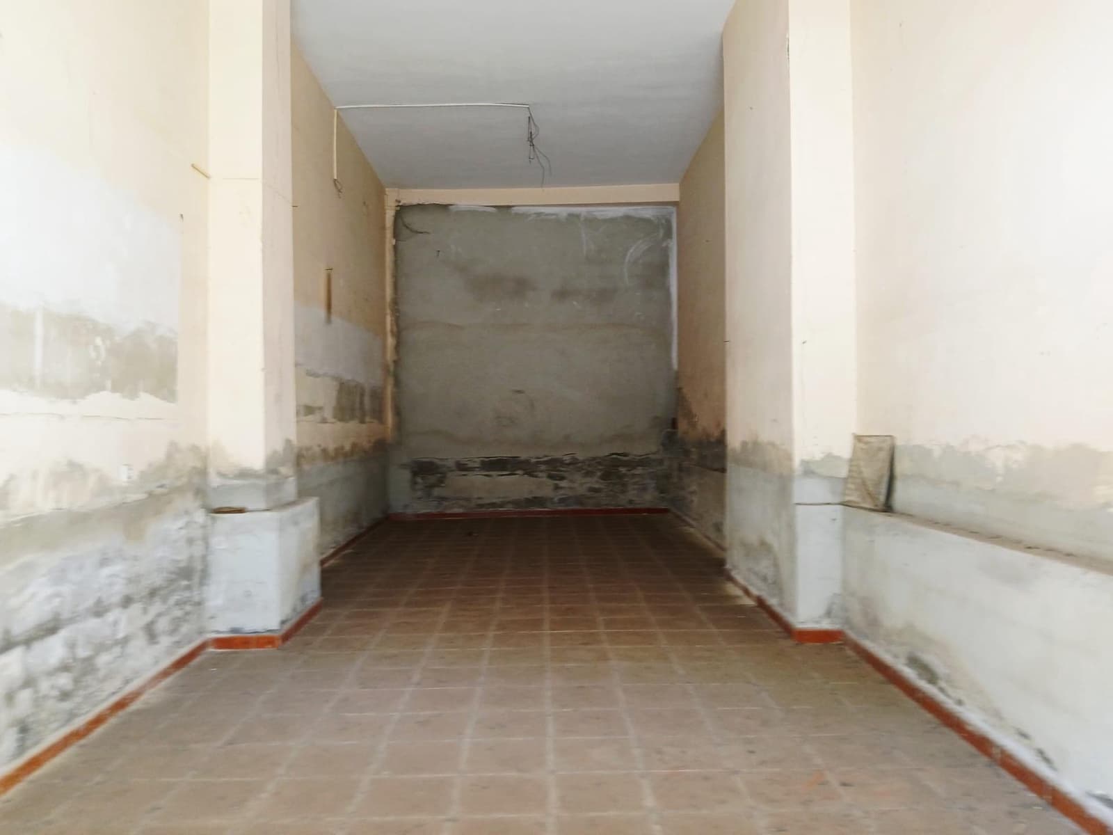 Garasje til leie i Alzira - € 200 (Ref: 9799218)