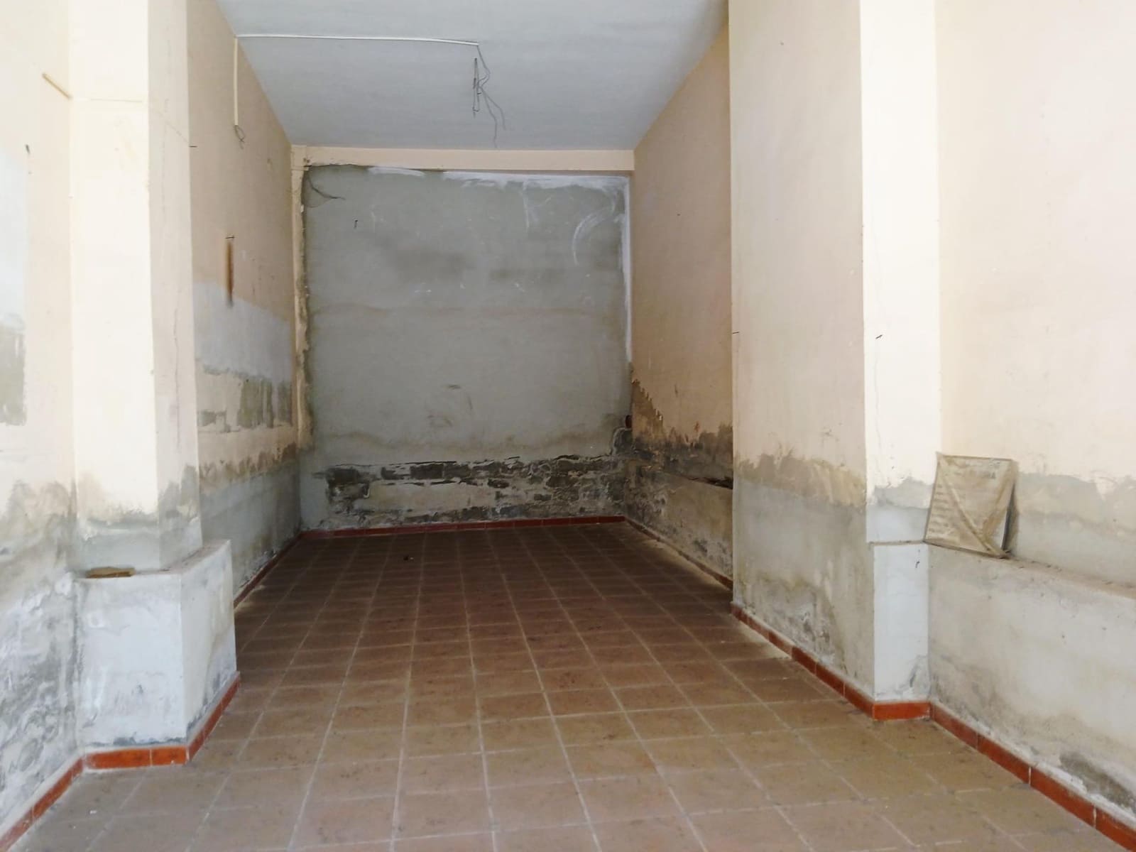 Garasje til leie i Alzira - € 200 (Ref: 9799218)