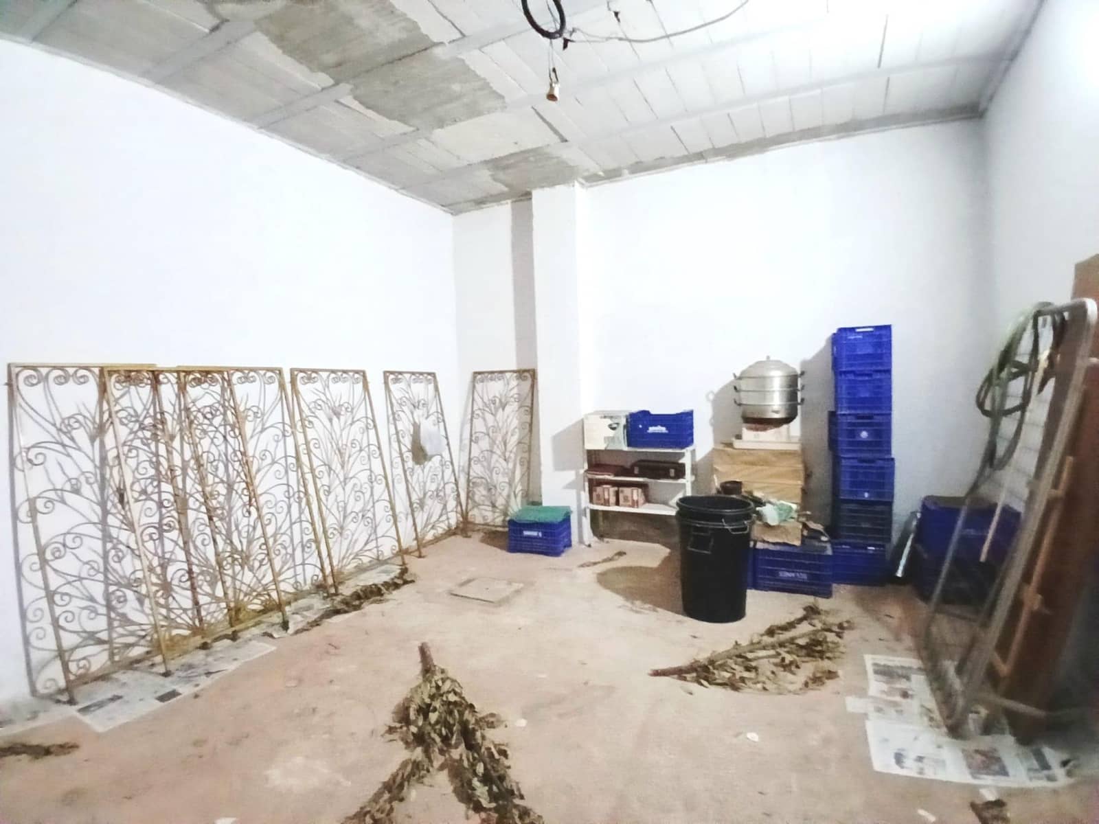 Kommersiell att hyra i Alzira - 300 € (Ref: 9804275)