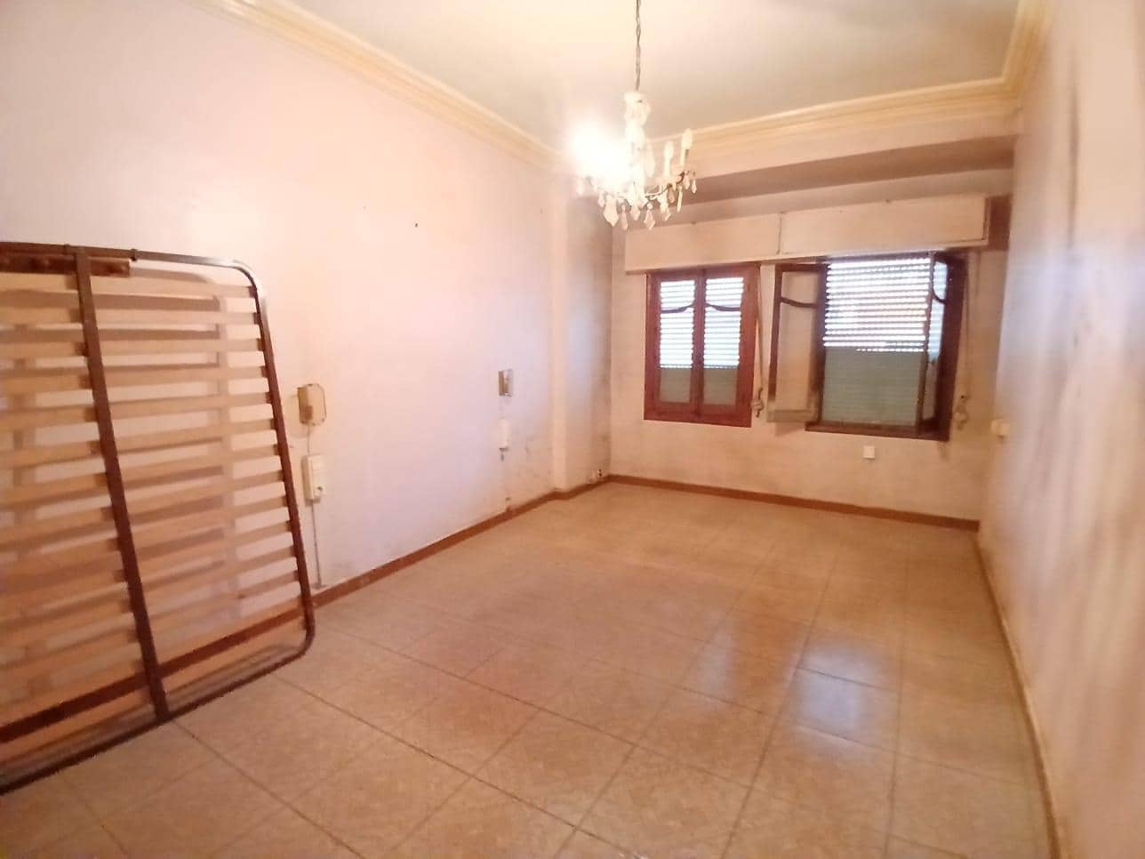 5 bedroom Apartment for sale in Carcaixent - € 120,000 (Ref: 9806448)