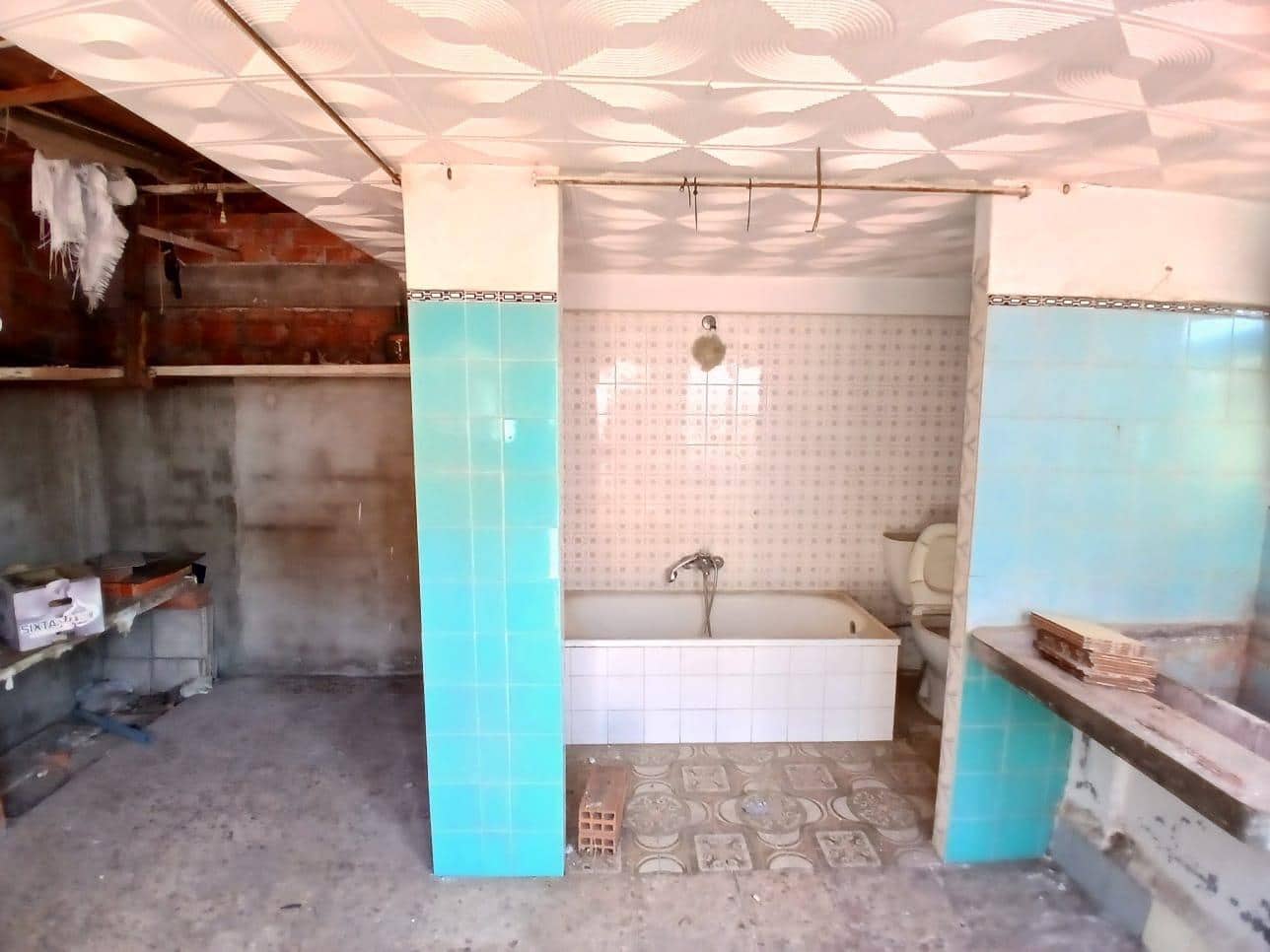 5 bedroom Apartment for sale in Carcaixent - € 120,000 (Ref: 9806448)