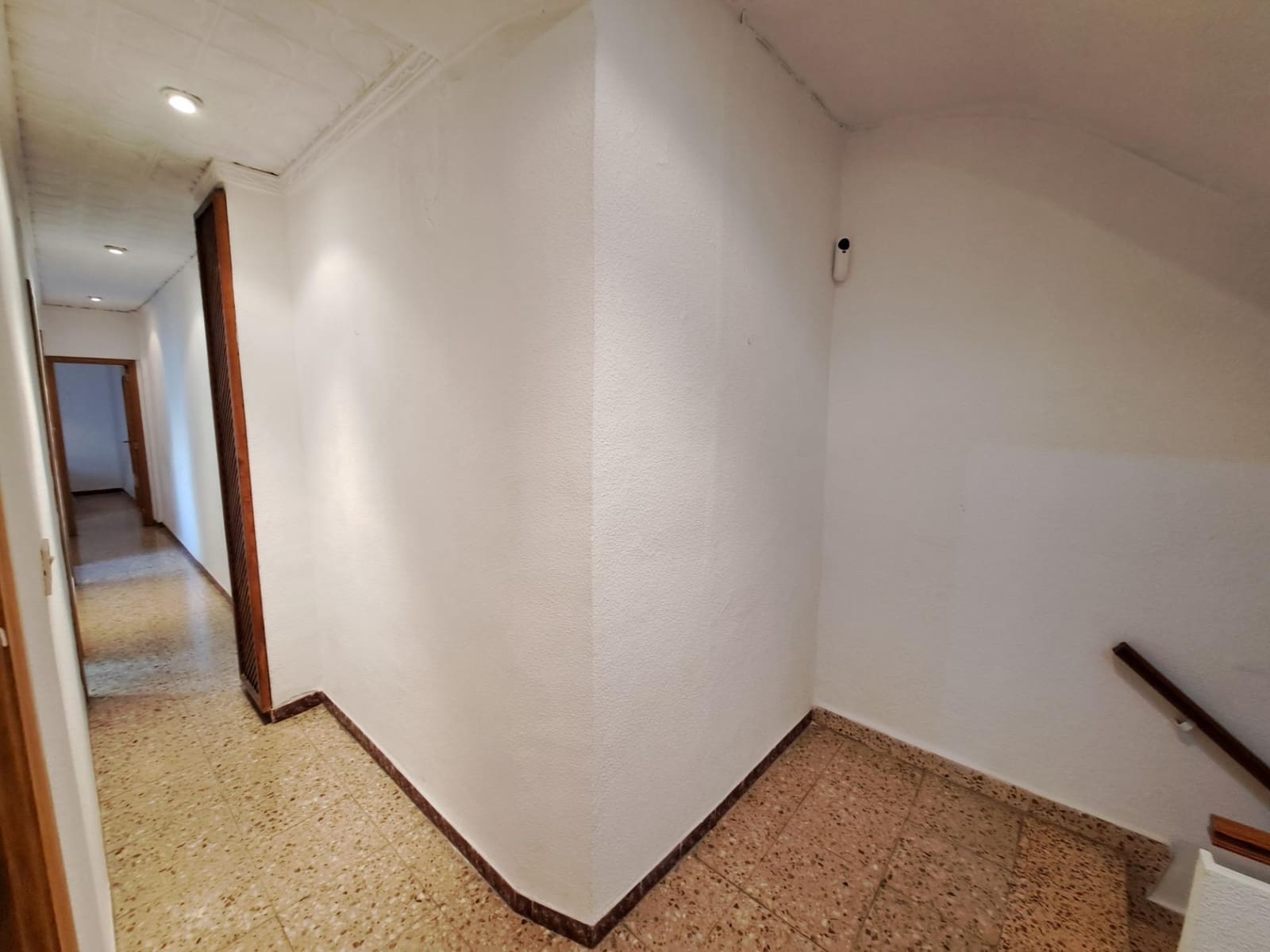 4 bedroom Townhouse for sale in Alzira - € 150,000 (Ref: 9807932)