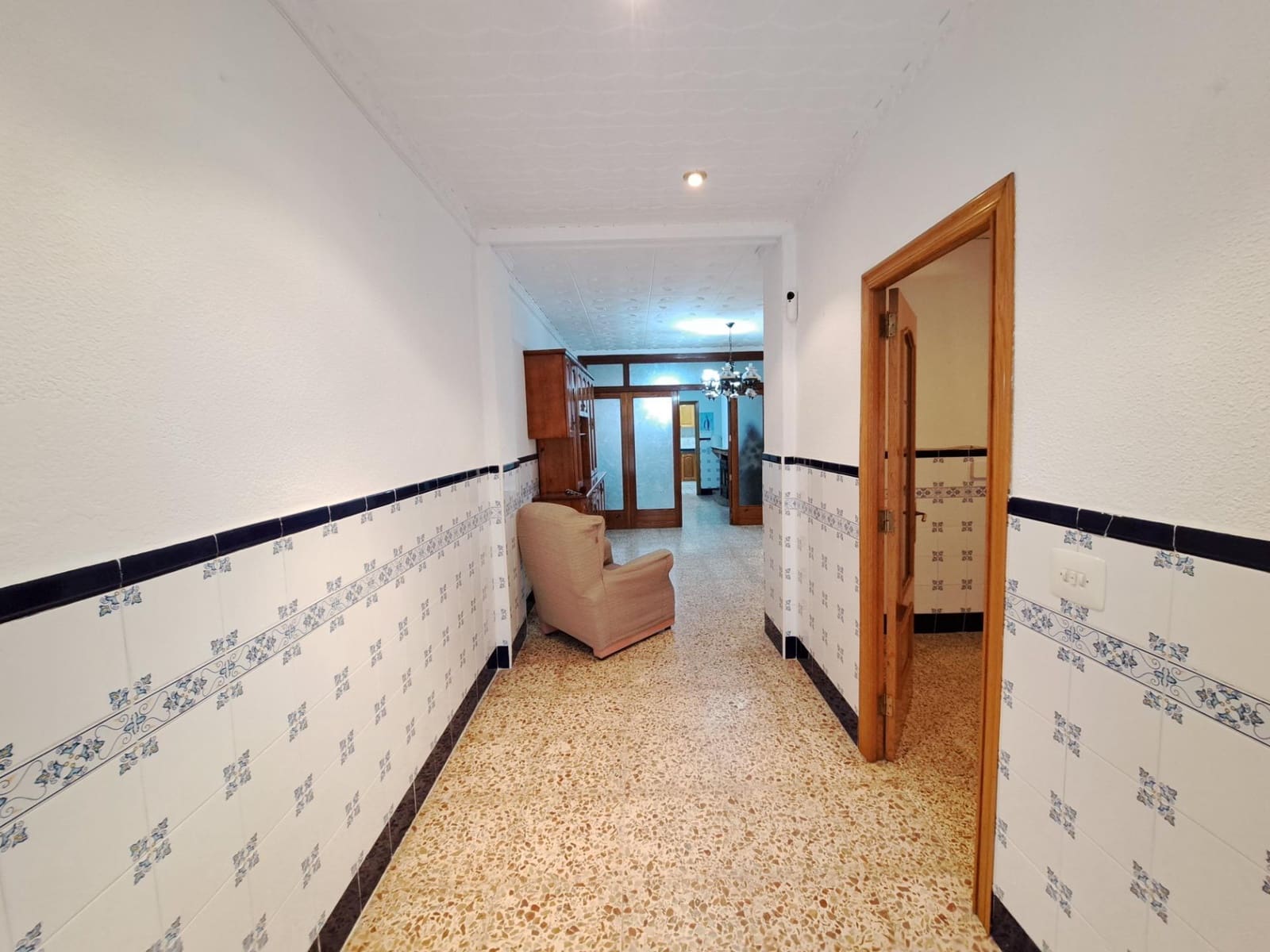 4 bedroom Townhouse for sale in Alzira - € 150,000 (Ref: 9807932)