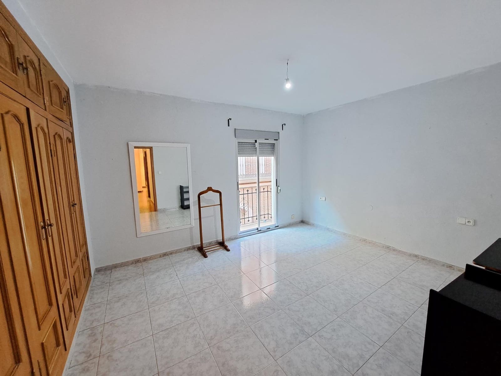 4 bedroom Townhouse for sale in Alzira - € 150,000 (Ref: 9807932)