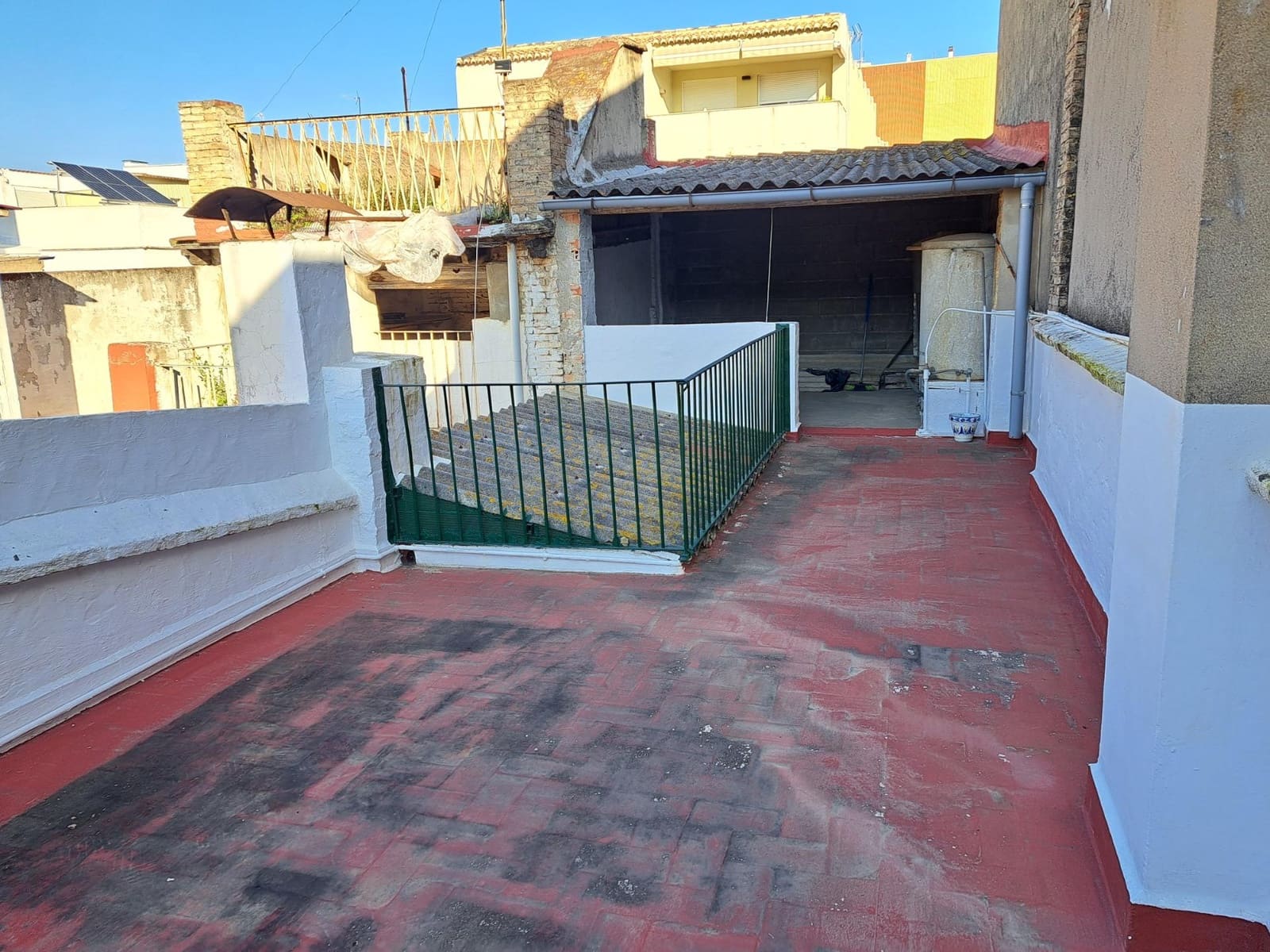 4 bedroom Townhouse for sale in Alzira - € 150,000 (Ref: 9807932)