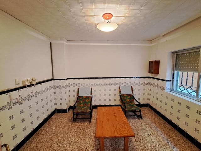 4 bedroom Townhouse for sale in Alzira - € 150,000 (Ref: 9807932)