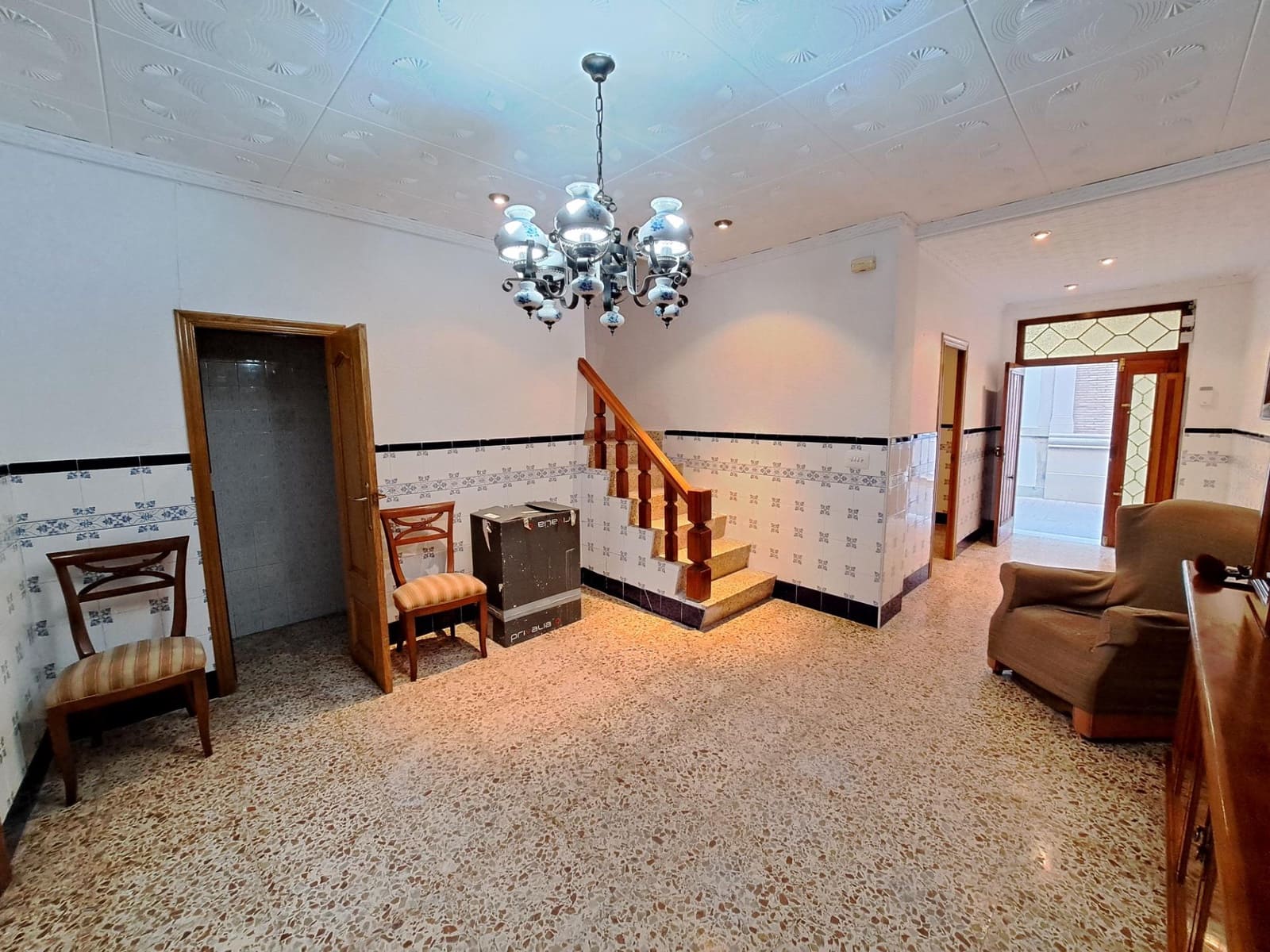 4 bedroom Townhouse for sale in Alzira - € 150,000 (Ref: 9807932)