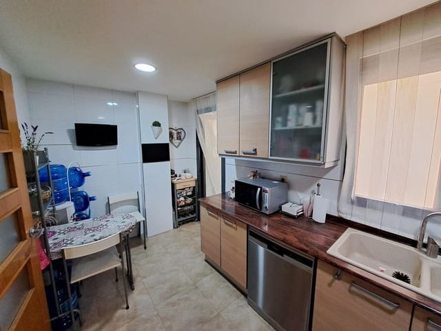 3 makuuhuone Asunto myytävänä paikassa Alzira - 200 000 € (Ref: 9818178)