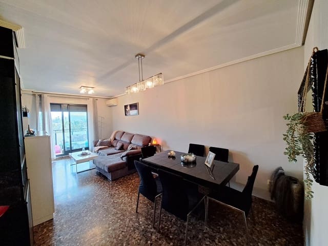 3 makuuhuone Asunto myytävänä paikassa Alzira - 200 000 € (Ref: 9818178)