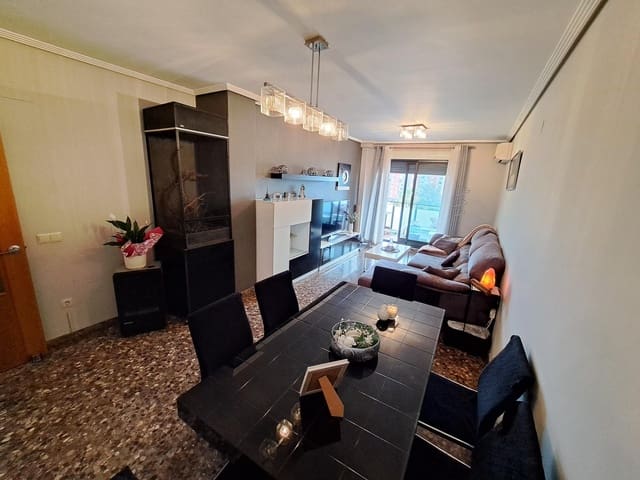 3 makuuhuone Asunto myytävänä paikassa Alzira - 200 000 € (Ref: 9818178)