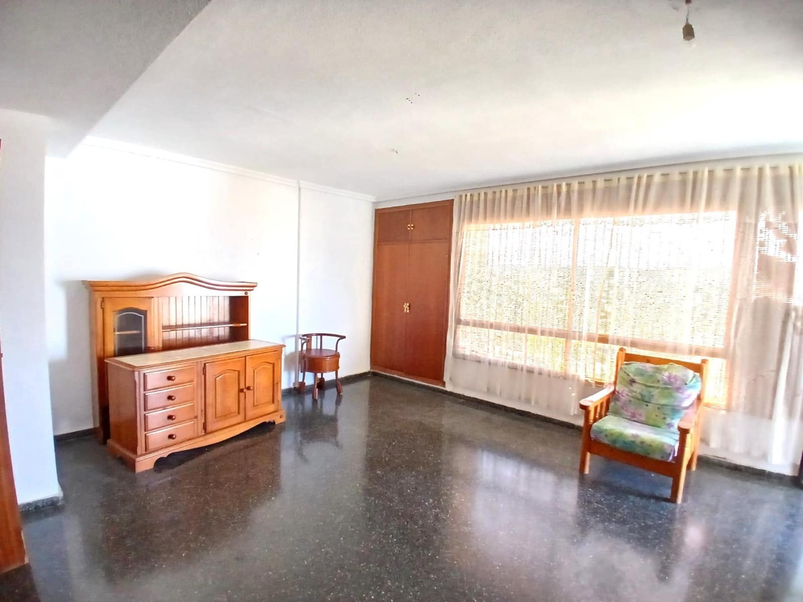 4 soverom Leilighet til salgs i Alberic - € 130 000 (Ref: 9822893)