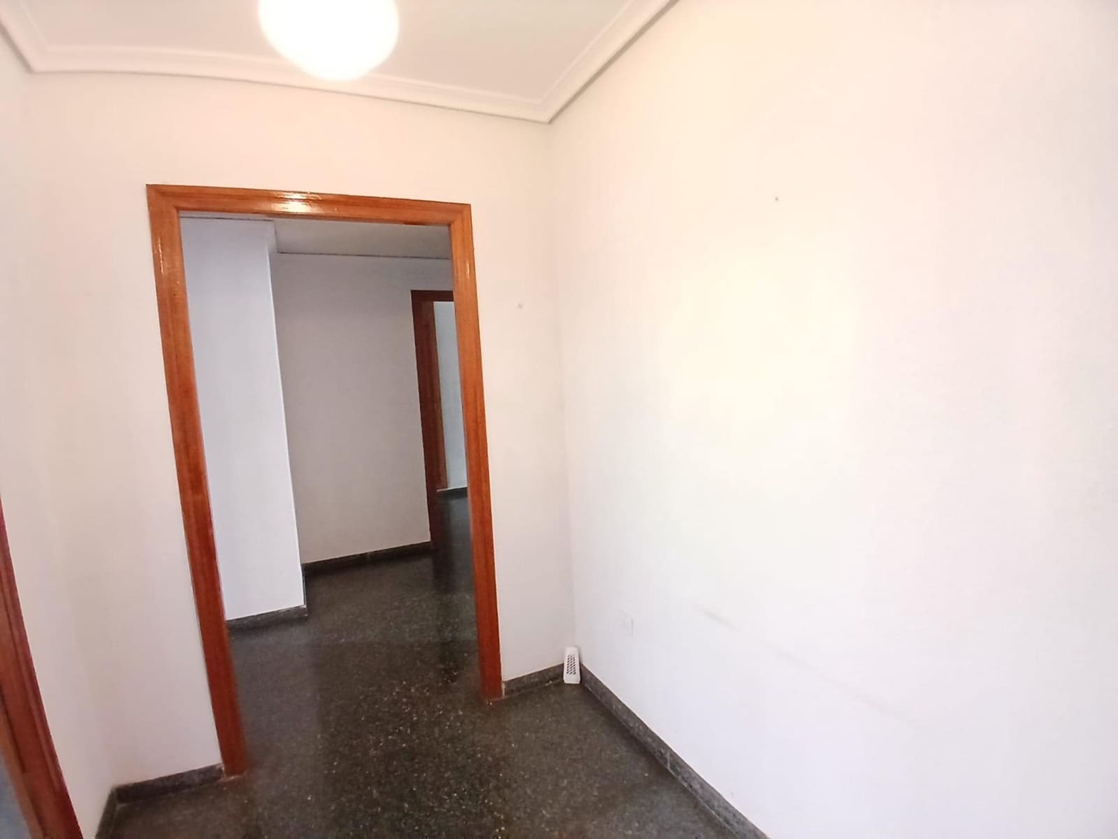 4 soverom Leilighet til salgs i Alberic - € 130 000 (Ref: 9822893)