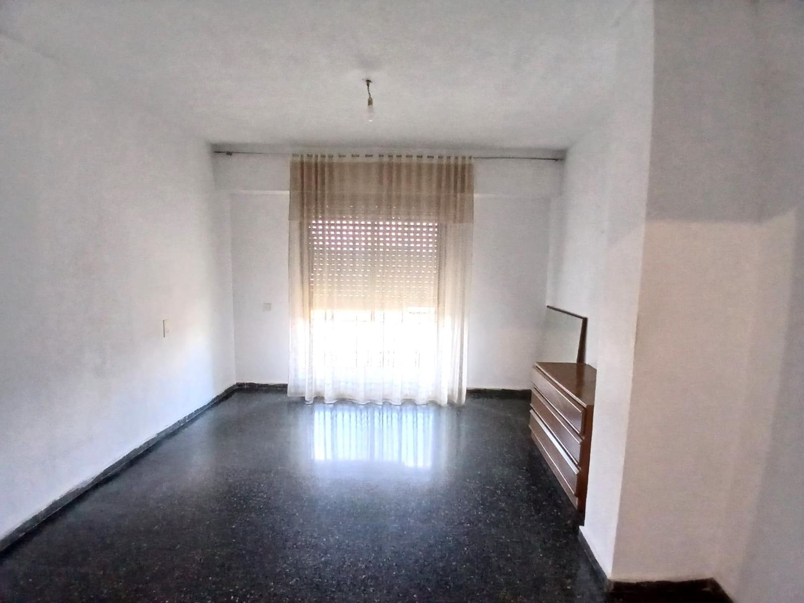 4 soverom Leilighet til salgs i Alberic - € 130 000 (Ref: 9822893)