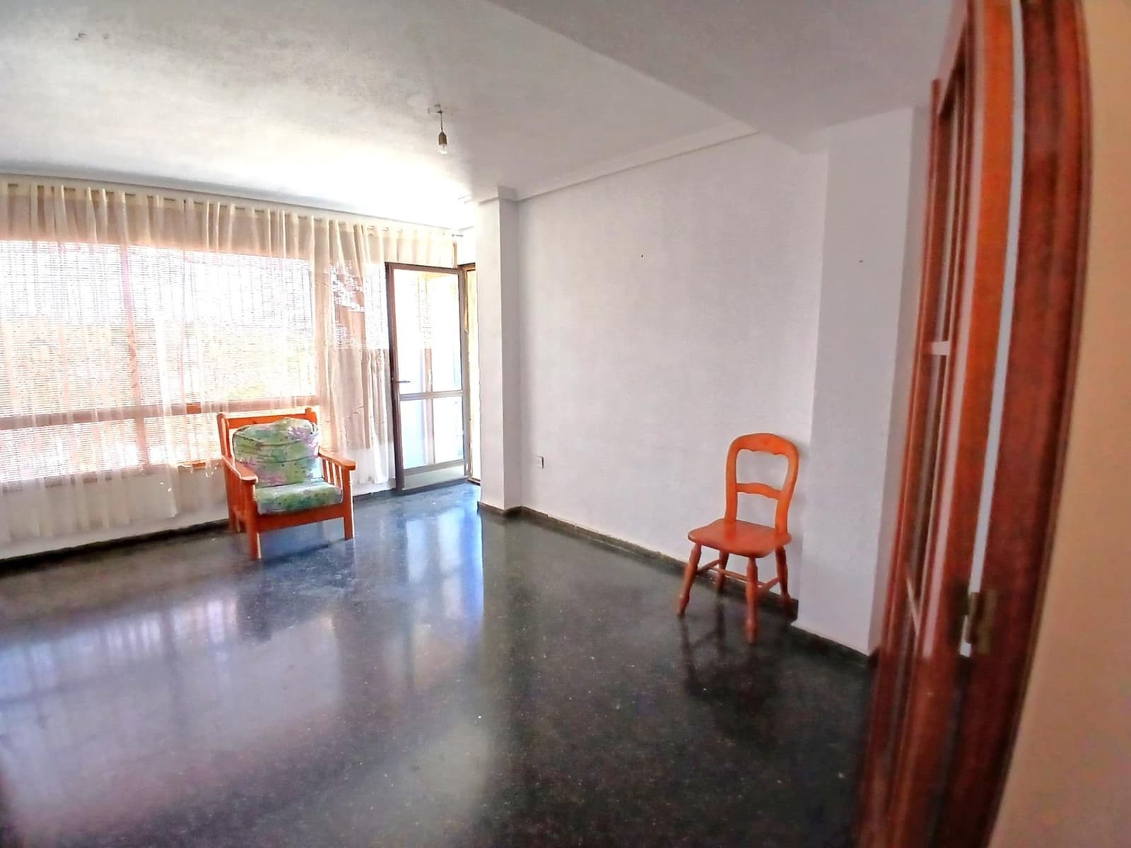 4 soverom Leilighet til salgs i Alberic - € 130 000 (Ref: 9822893)