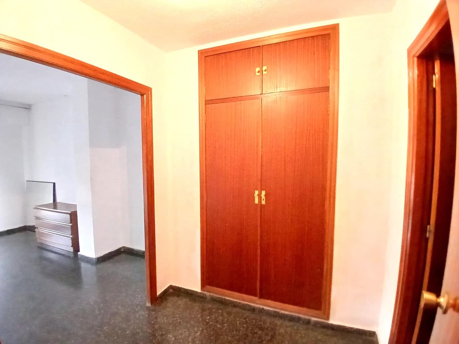 4 soverom Leilighet til salgs i Alberic - € 130 000 (Ref: 9822893)