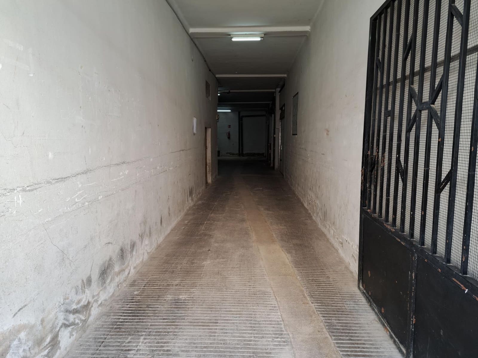 Garage for sale in Alzira - € 15,000 (Ref: 9829070)