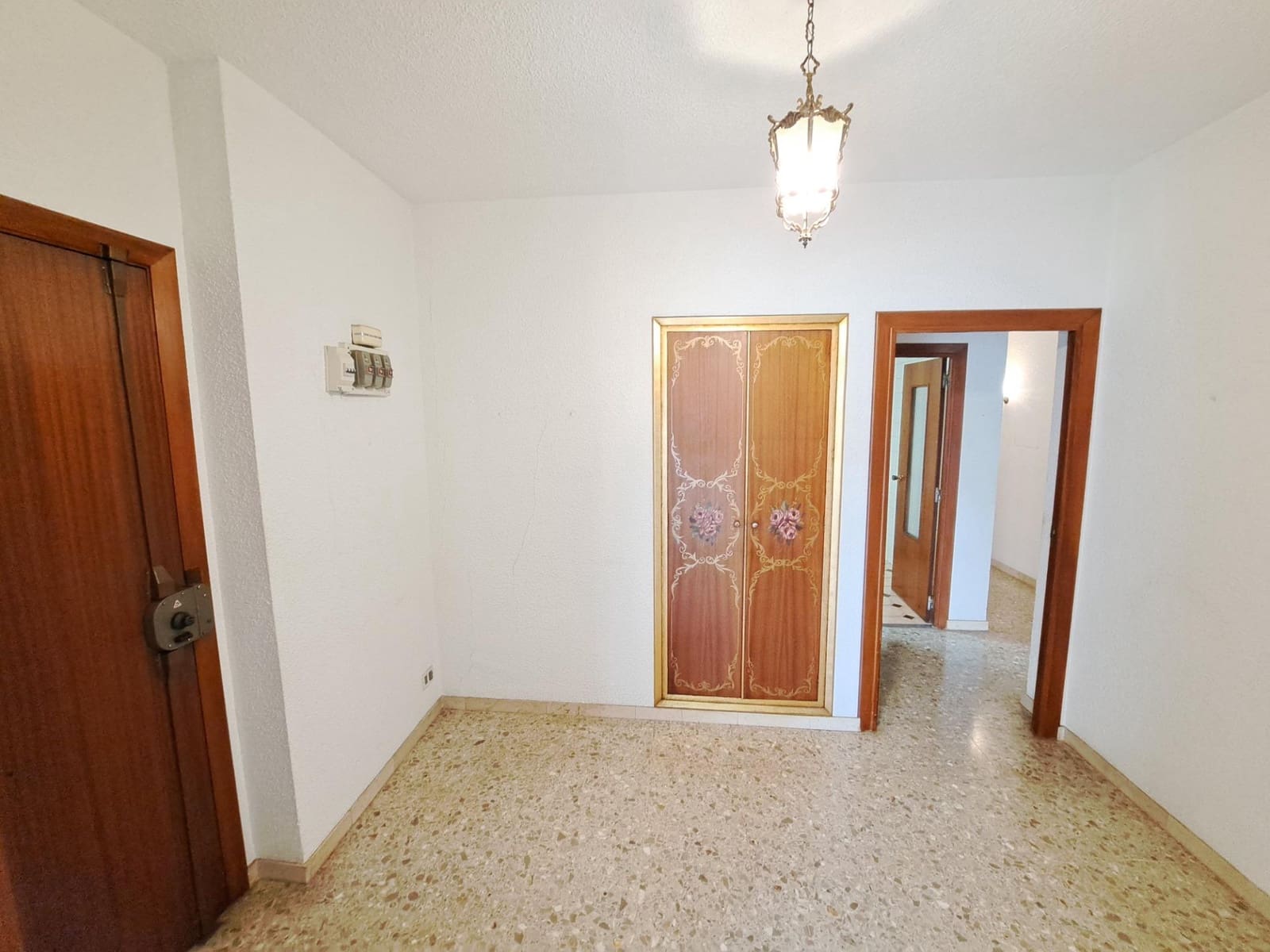4 bedroom Flat for sale in Alzira - € 225,000 (Ref: 9829072)