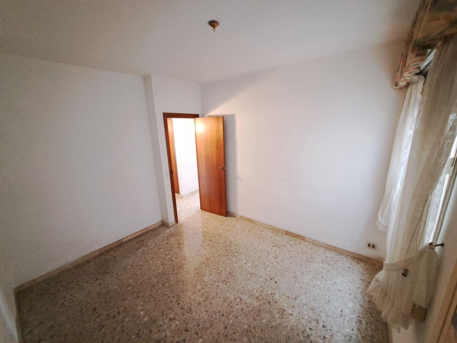4 bedroom Flat for sale in Alzira - € 225,000 (Ref: 9829072)