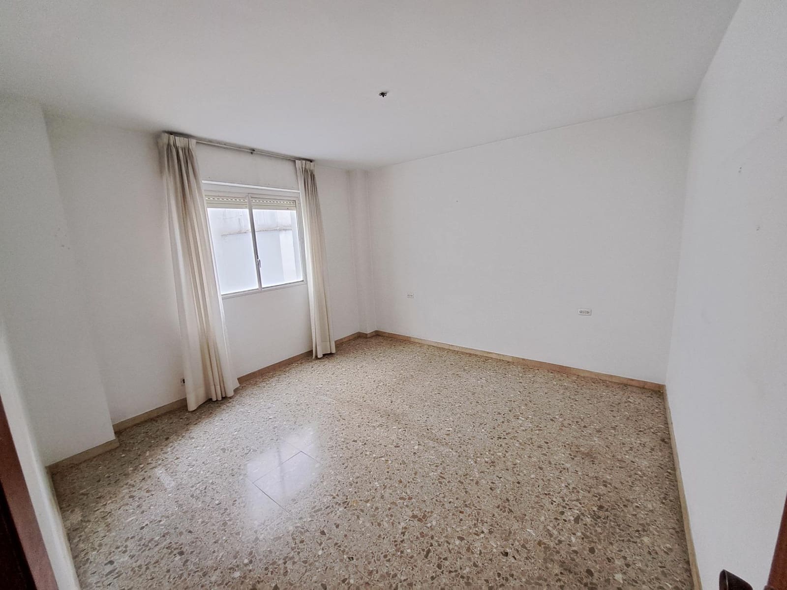 4 bedroom Flat for sale in Alzira - € 225,000 (Ref: 9829072)