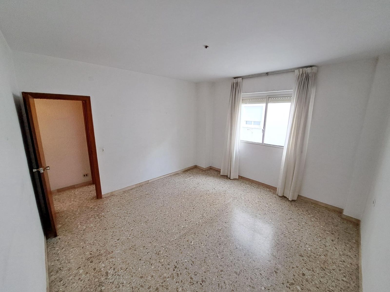 4 bedroom Flat for sale in Alzira - € 225,000 (Ref: 9829072)