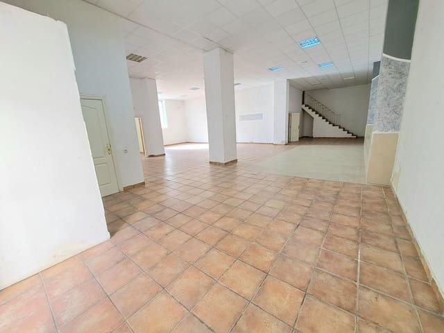 Kaupallinen myytävänä paikassa Carcaixent - 110 000 € (Ref: 9836648)