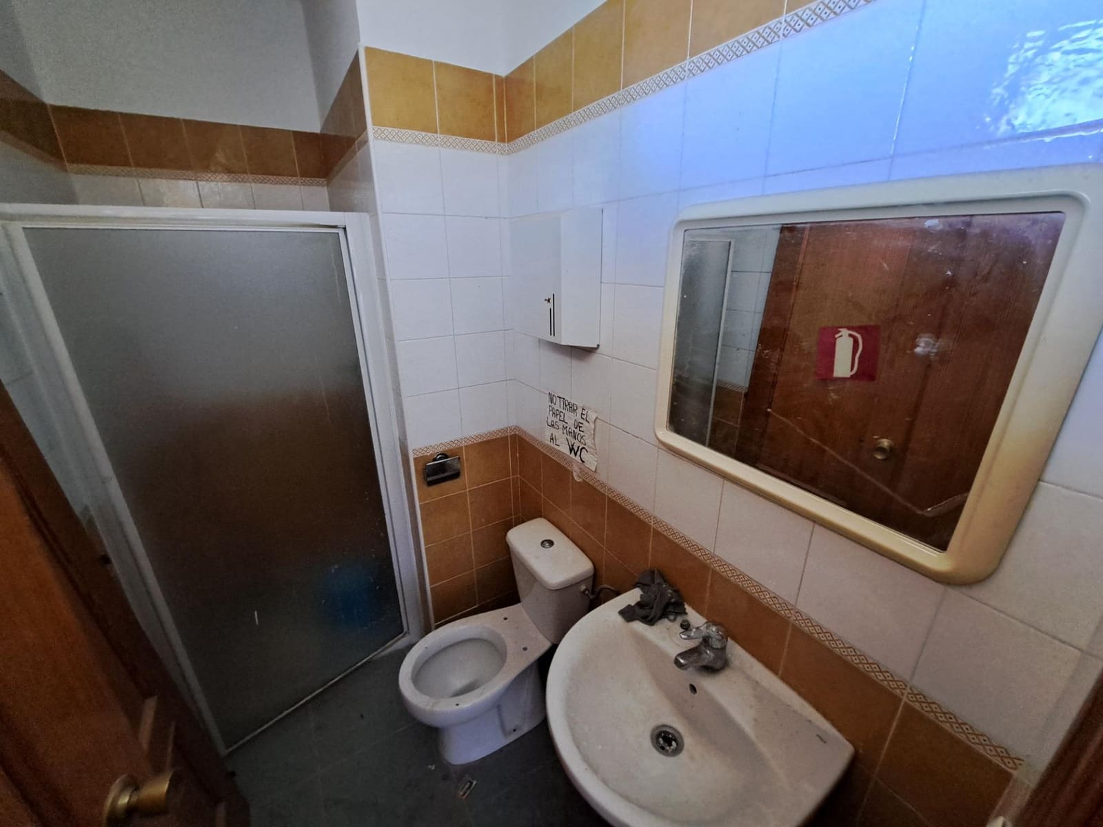 Commercial for rent in Carcaixent - € 800 (Ref: 9839225)