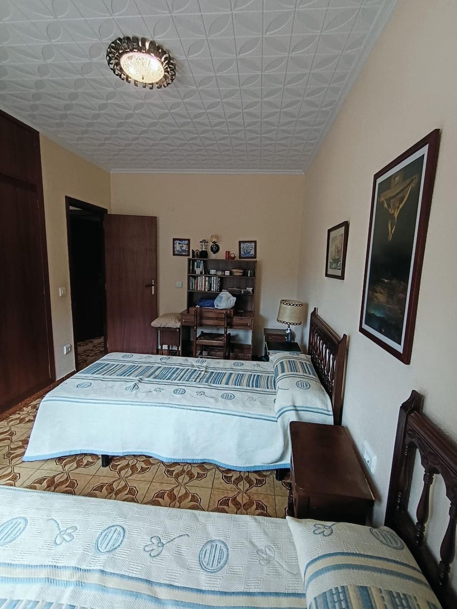 5 bedroom Villa for sale in Alzira with garage - € 335,000 (Ref: 9839226)