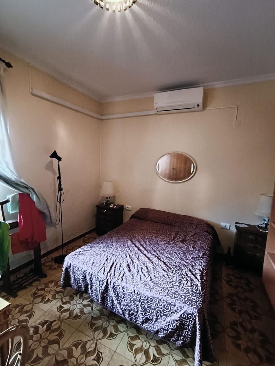 5 bedroom Villa for sale in Alzira with garage - € 335,000 (Ref: 9839226)