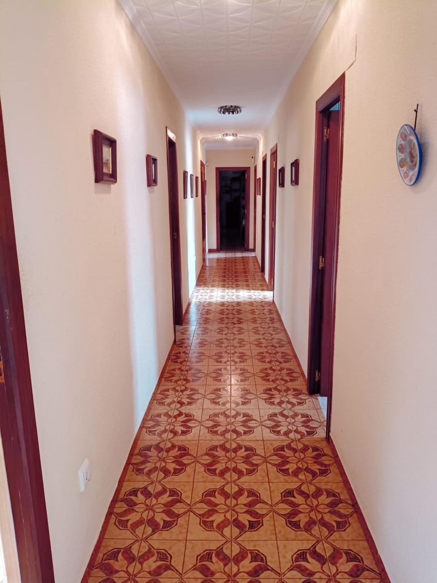 5 bedroom Villa for sale in Alzira with garage - € 335,000 (Ref: 9839226)