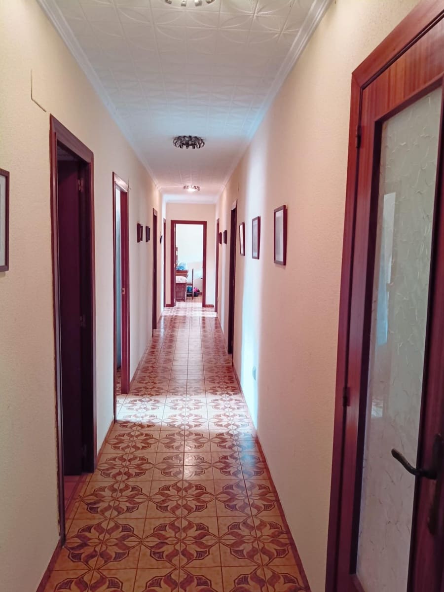 5 bedroom Villa for sale in Alzira with garage - € 335,000 (Ref: 9839226)