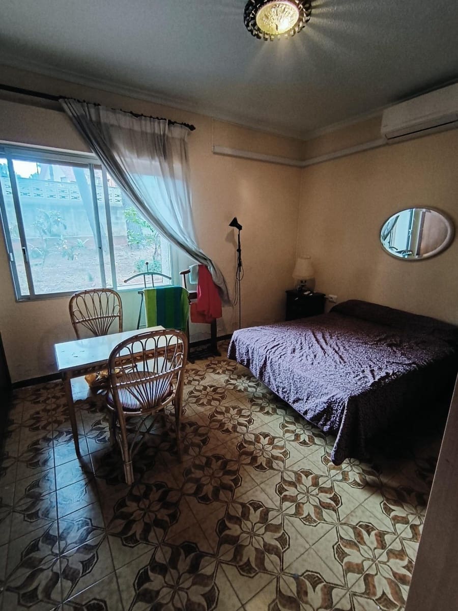 5 bedroom Villa for sale in Alzira with garage - € 335,000 (Ref: 9839226)