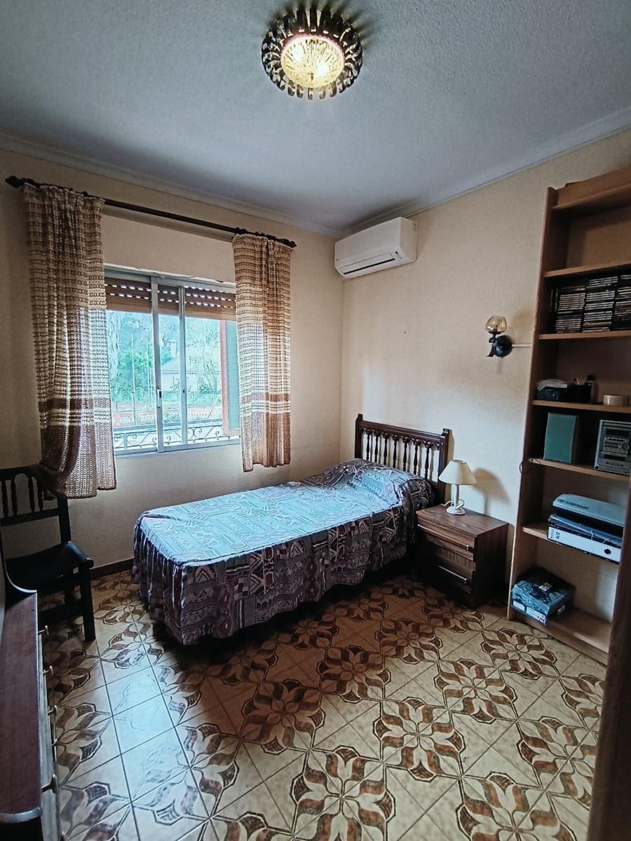 5 bedroom Villa for sale in Alzira with garage - € 335,000 (Ref: 9839226)