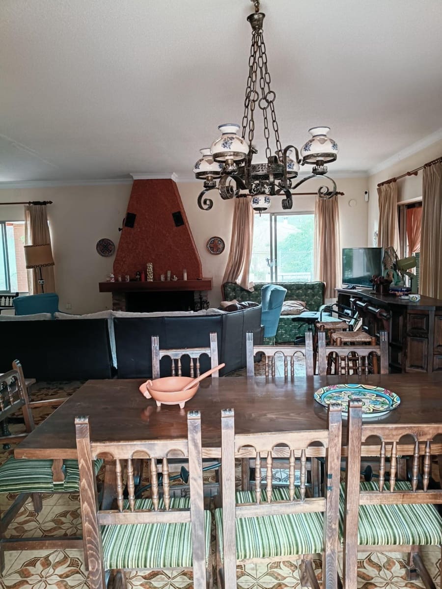 5 bedroom Villa for sale in Alzira with garage - € 335,000 (Ref: 9839226)