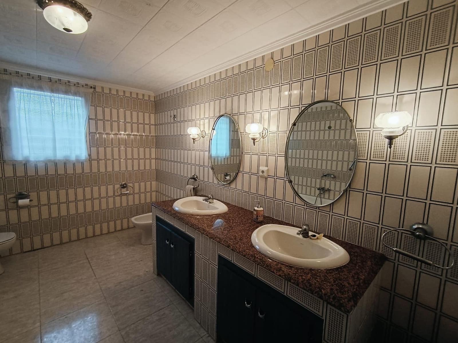 5 bedroom Villa for sale in Alzira with garage - € 335,000 (Ref: 9839226)