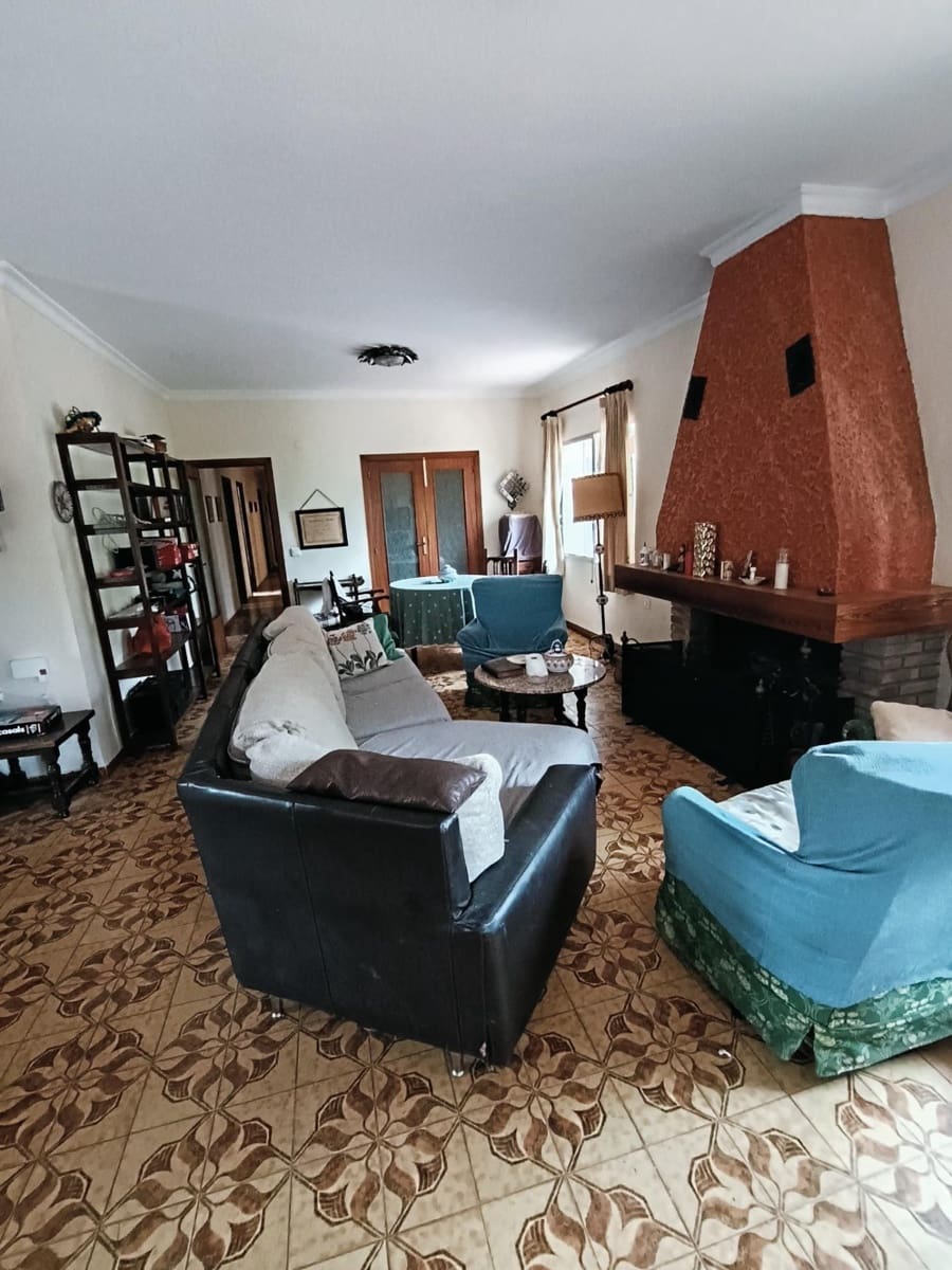 5 bedroom Villa for sale in Alzira with garage - € 335,000 (Ref: 9839226)