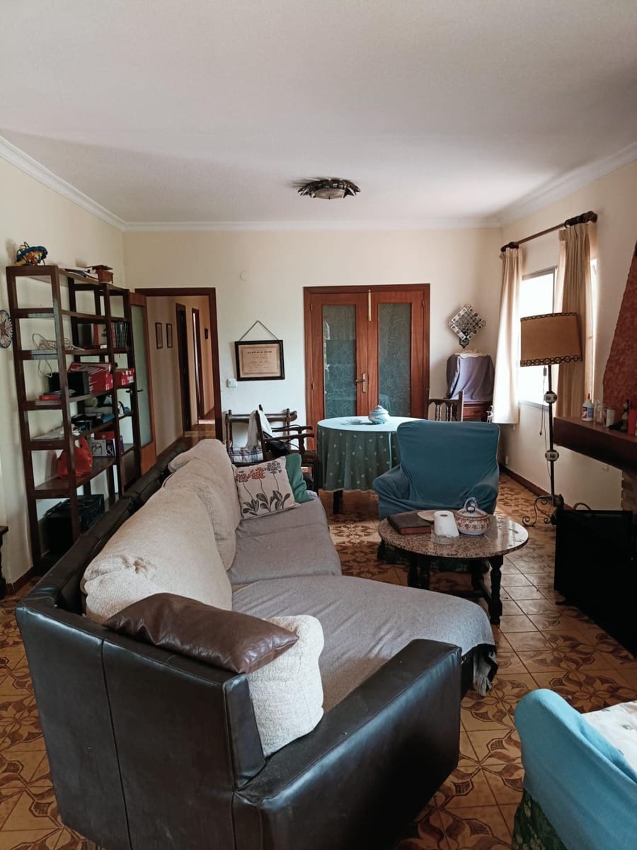 5 bedroom Villa for sale in Alzira with garage - € 335,000 (Ref: 9839226)