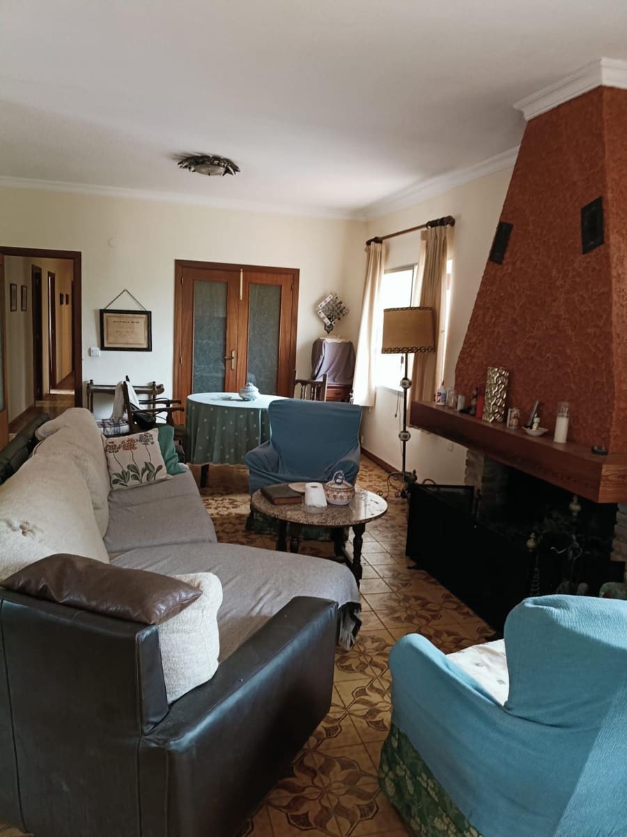 5 bedroom Villa for sale in Alzira with garage - € 335,000 (Ref: 9839226)