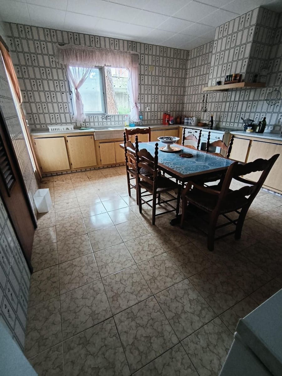 5 bedroom Villa for sale in Alzira with garage - € 335,000 (Ref: 9839226)