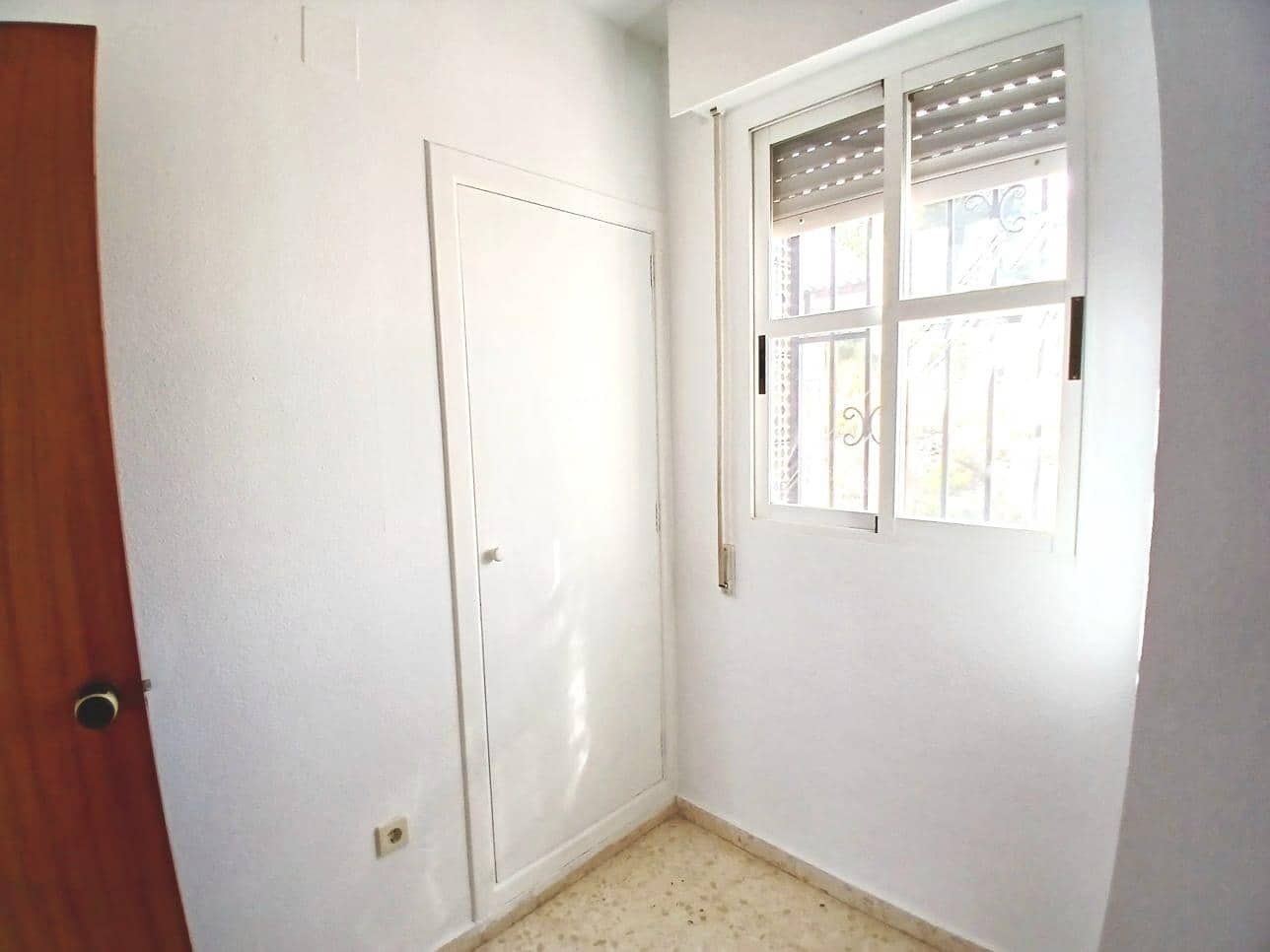 3 bedroom Townhouse for sale in Carcer with garage - € 89,000 (Ref: 9839227)