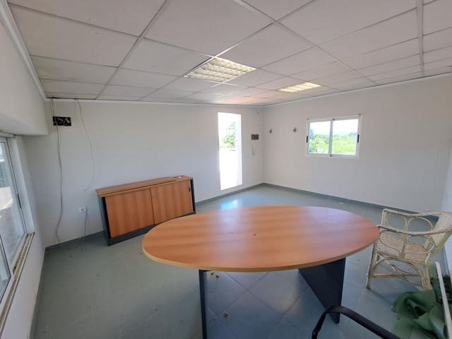 Kantoor te huur in Carcaixent - € 250 (Ref: 9843366)