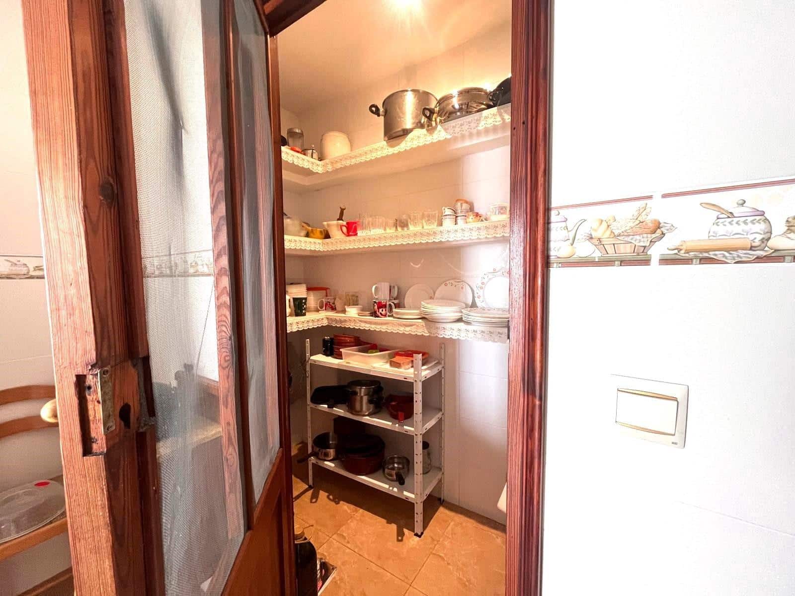 6 bedroom Apartment for sale in Carcaixent - € 220,000 (Ref: 9846197)
